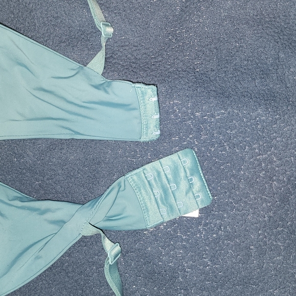 Gilligan and O'Malley 36 DD Bra - Picture 3 of 5